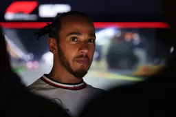 Hamilton confirma negociações com a Mercedes apesar do mau momento