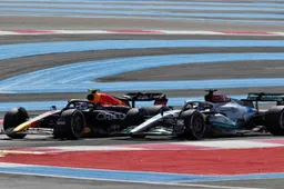 Horner waakt voor Mercedes: 'Ze doen er nog een schepje bovenop'