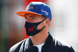 Verstappen shows his best side and gives cap to a marshal