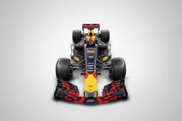 Awesome studiofoto's van Verstappen in zijn RB13!
