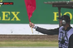 Red flag | Magnussen comes to a halt in the middle of the track in qualifying