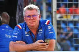 Szafnauer discusses contract: "If I was the CEO of McLaren..."