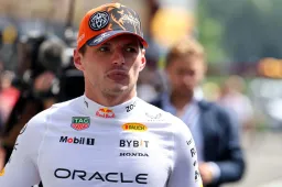 Verstappen discute a opção da Red Bull de voltar ao "velho" RB20