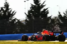 LIVE | Verstappen rijdt indrukkende tijd Q1; Hamilton op het nippertje door