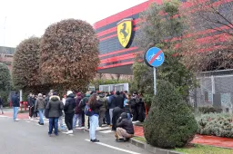 F1 Today | Hamilton breaks record, Racing Bulls test their car