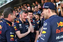 Verstappen pikt Red Bull-gasten met brandende remmen op: "Is dit normaal?"
