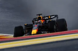 Uitslag Sprint Shootout | Verstappen spectaculair, Perez P8
