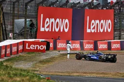 F1 Today | Verstappen quickest in free practice, Sargeant crashes