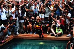 Ricciardo si paragona a Leclerc: "Ha vissuto un'esperienza simile".