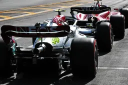 Australian GP start: Hamilton attacks Red Bull, Sainz falls backwards