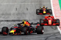 AMS: 'Zonder de inhaalactie op Kimi Raikkonen had Max Verstappen nooit gewonnen"