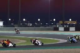 Eerste Amerikaan op pole in tien jaar en ook Bendsneyder sterk in Moto2