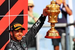 Door rode vlag ontliep Hamilton een DNF: 'De hele velg was kapot'