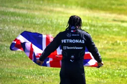 Norris vuelve a perder con Verstappen quien alarga su ventaja en el Mundial
