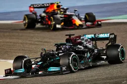 Hamilton verrast door zege op Verstappen: "Dachten zes tienden achter te liggen"