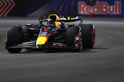 Uitslag VT1 GP Las Vegas | Mercedes snelste, Verstappen op P5