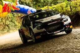 Jos Verstappen geniet na achtste plek tijdens rallydebuut in Wales
