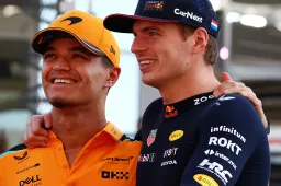 Pris au piège ! Lando Norris ne peut pas rester à l'écart de la Red Bull de Verstappen.