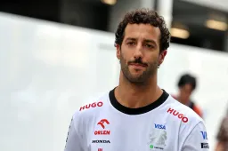 Emotionele Ricciardo probeert speculatie te negeren: 'Blij om hier te zijn'