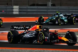 Samenvatting GP Qatar | Verstappen bekroont historisch weekeinde met zege