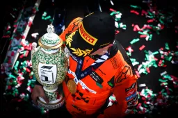 Piastri se sente em casa na McLaren: "O sucesso é um bônus"