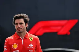 Sainz muss operiert werden, Bearman ersetzt ihn bei Ferrari