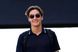 Russell espère une amélioration au Qatar : "Notre combat est avec Ferrari"
