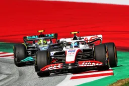 Schumacher: 'Gevecht met Hamilton had niet mogen gebeuren'