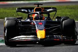 Hamilton verslaat tijd van Verstappen in de slotfase van VT1 in Singapore