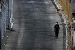 Hamilton wird von der FIA verwarnt, aber nicht für seinen Crash mit Russell