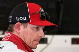 Raikkonen: "Ik zie twee Ferrari en twee Mercedes teams op de baan dit jaar"