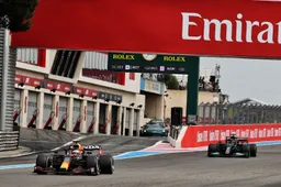 Starts van Verstappen ongekend: 'Het is echt teamwerk'
