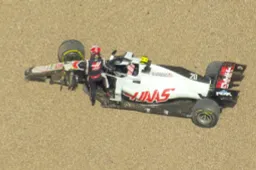 Touché tussen Albon en Magnussen: vroegtijdig einde voor Haas F1-coureur