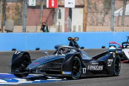 Samenvatting Formule E Marrakech | De Vries ontvangt penalty in spannende race