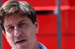 Wolff doet opmerkelijke uitspraak: 'Hij vertegenwoordigt Mercedes'