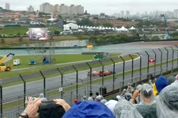 Video: Braziliaanse fans juichen Verstappen toe