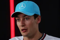 Russell spiega perché la Mercedes sperimenta così tanto