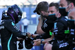 Hamilton en Bottas krijgen ervan langs op het internet na GP Rusland