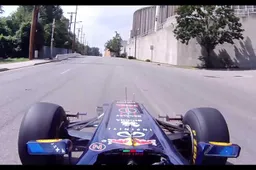 Video: David Coulthard scheurt door de straten van New Jersey