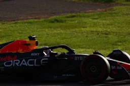 Verstappen vence com tranquilidade e conquista título para a Red Bull
