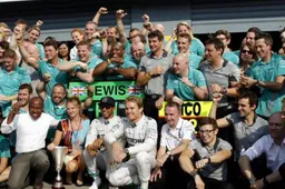 Lewis Hamilton over breuk met zijn vader: ''Relatie is nu beter dan ooit''