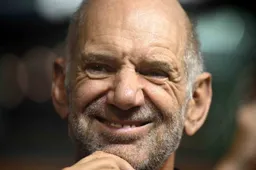 Cosa ha imparato Newey dal dominio Mercedes? "Avere motori decenti!".