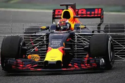Foto: Max Verstappen in actie in de RB13!