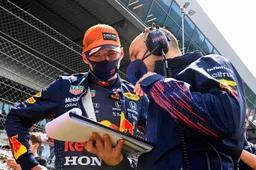 Alonso geniet van Verstappen: 'Hij rijdt zeer spectaculair'