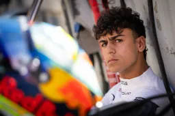 Red Bulls supertalent Lindblad (16) toont klasse met zege in F3-race