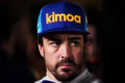 ''Fernando Alonso was met het materiaal van Vettel allang kampioen geweest''
