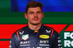 Verstappen wird durch das Duell zwischen Perez und Alonso abgelenkt: 'Ich wäre fast von der Strecke abgekommen!'