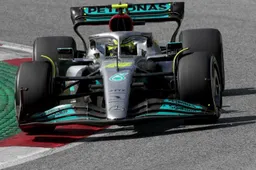 'Dan zou Mercedes Verstappen nog wel eens aan de wereldtitel kunnen helpen'