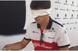 Sauber-coureurs strijden geblinddoekt: wie kan het beste circuits natekenen?