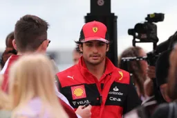 Krijgt Leclerc te maken met interne strijd? "Sainz krijgt meer vertrouwen"